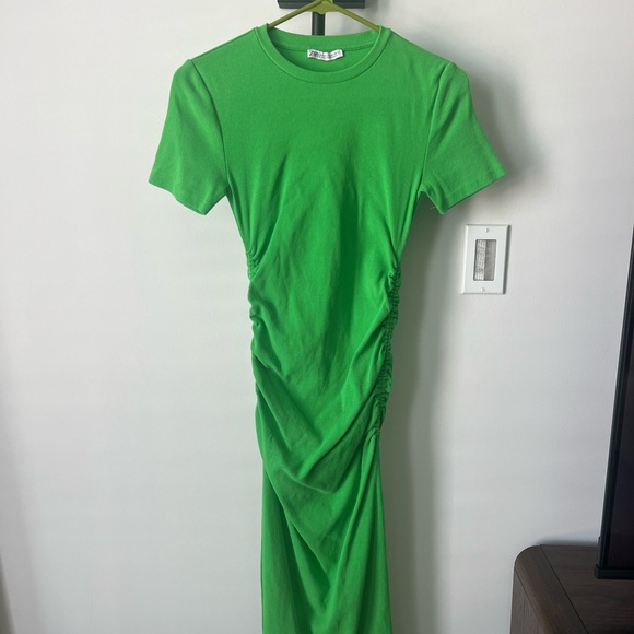Zara Dresses & Skirts - Zara Bright Green Midi Dress